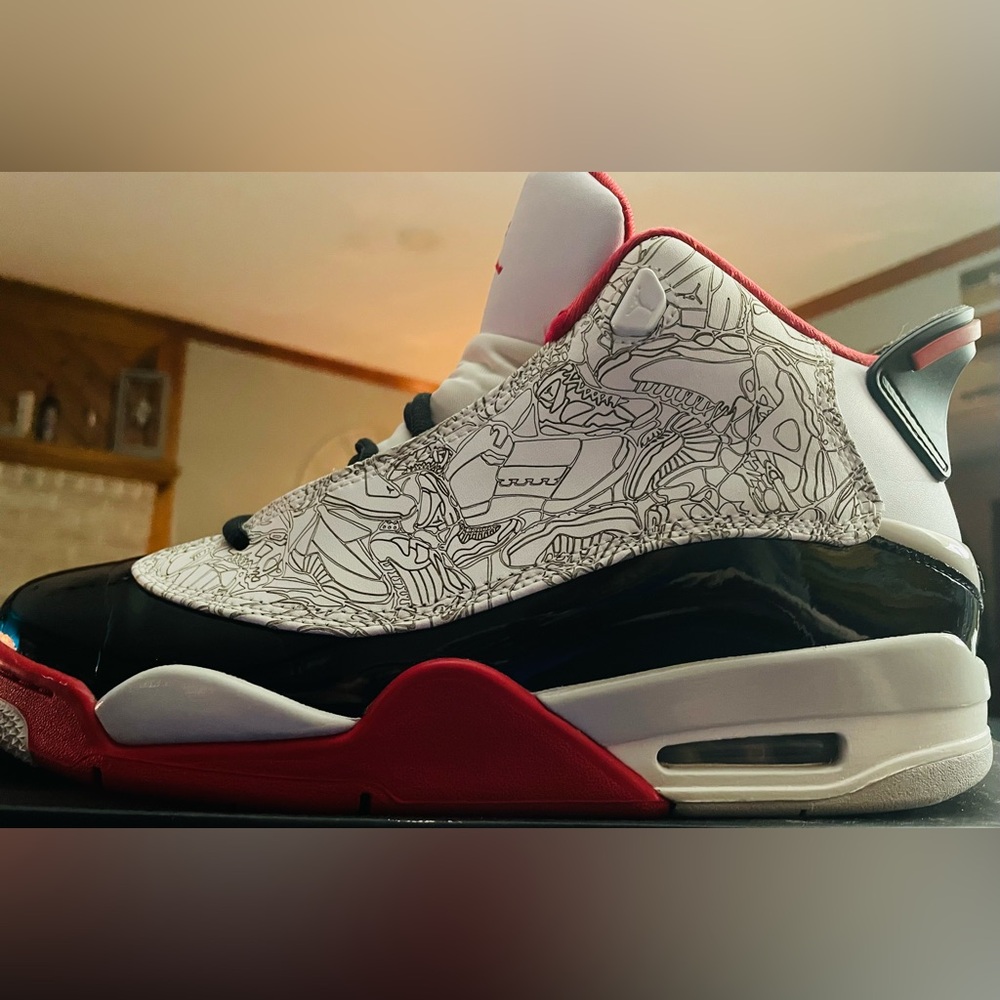 NIKE Air Jordan Dub Zero “Varsity Red”
9.5M-11W
$79 - Picture 2 of 16